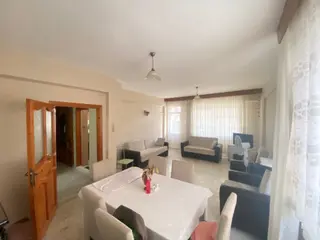Prestij'den Hürriyet'te Site İçi Tertemiz Geniş Oturumlu 2+1 Daire