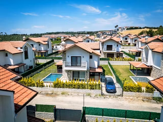 Kuşadası Caferli De Tek Müstakil Özel Havuzlu 3+1 Müstakil Villa
