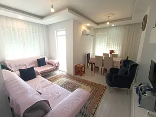 Dutlubahçe Mahallesinde Gazi Bulvarı Yakını , Masrafsız , Tadilatlı 2+1 Satılık Daire
