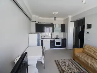 Akçay Emlak'tan Akşehir Çarşı Merkezde Eşyalı Kiralık Sıfır 1+1 Daire