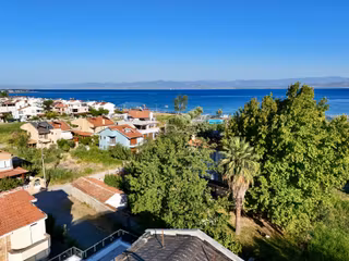Akçay Aras Emlaktan Tahtakuşlarda Denize 50 Metre Tripleks Villa