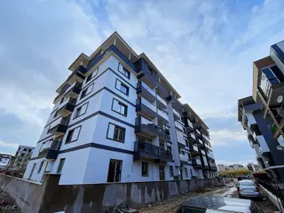 Seyrek Merkezi Konumda Kiralık Büyük Tip Balkonlu 1+1 Daire