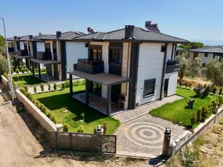 Akçay Aras Emlaktan Gürede 4 Haneli Butik Site İçi 4+1 Müstakil Villa