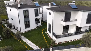 Akçay Aras Emlaktan Zeytinlide Doğa İçinde Müstakil 5+1 Villa