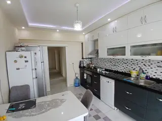 Akçay Emlak'tan Akşehir Gazi Mahallesinde Yerden Isıtma Asansörlü Satılık 3+1 Daire