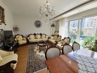 Ayşekadın Da İki Kat Kapalı Otoparklı Ve Yüzme Havuzlu 3+1 Daire