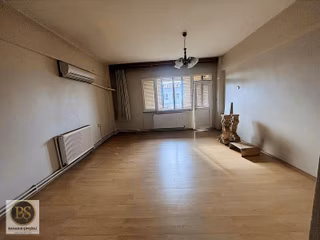 B.ş.den Pazar Pazarı Yakını Cadde Üzeri Satılık 3+1 Daire
