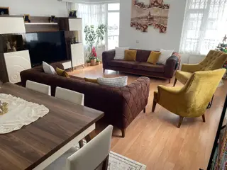 Öğretmen Evleri Mah. Geniş 3+1 Havuzlu Site İçi Satılık Daire