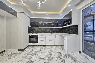 Karakaya'da Ziraat Bankası Yakını Modern Tasarımlı Lüks Yapılı Daire