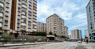 Yomra Kaşüstü'nde Deniz Manzaralı, Site İçinde Modern 3+1 Kiralık Daire - 160 M²