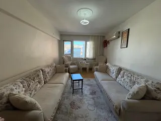 Kazımdirik Mahallesinde 3+1 Kapalı Mutfak Yenilenmiş Daire