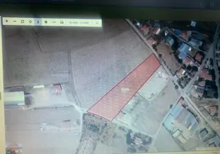 Develi Çomaklı Köy İçinde Ana Yol Kenarı Arazi Develi Çomaklı Köy İçinde Ana Yol Kenarı Arazi