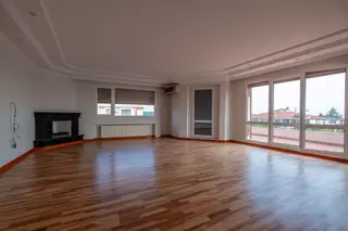 Dağıstan Gayrimenkulden Deniz Ve Orman Manzaralı 6+2 480 M2