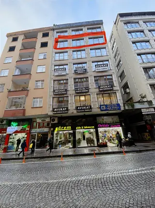 Altın Emlak Rize Merkezin Kalbinde 3+1 Satılık Daire-ofis