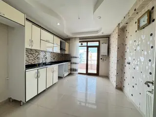 Acil Satılık 4+1 Lüks Daire Fabrika Mahallesinde 4+1 Fırsat Daire..