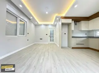 Lüx İşçilikli Devlet Hast. Yakınında 2+1 Kat Genişliğinde Giriş