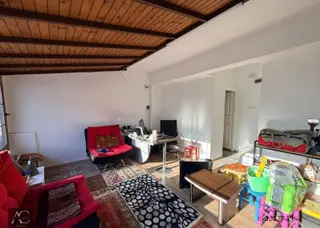 Aclass'dan Kusadası Çarşı İçerisinde Sahıle 50 M -satılık Masrafsız 3 Katlı İş Yeri (takasa Açık )