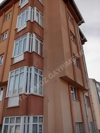Yakamoz Gayrimenkul Karayolları Karşısı Satılık 4+1 Daire 135m²