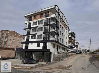 Çayırova Emek Mah. Ragıp Demirkol Cad. Üzeri Satılık 4+1 Dubleks