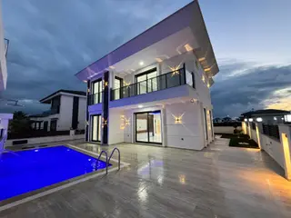 Efeler’de 300 M² Arsa İçinde Ultra Lüks 4+1 Özel Havuzlu Villa