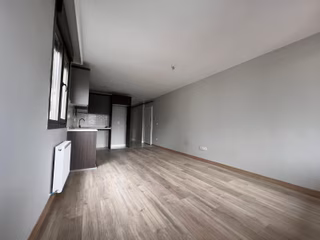 Kaçmaz'dan K.yalı Da Sıfır E'5 Metroya Yakın Ön Köşe 2+1 Daire