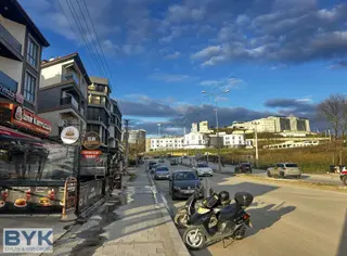 Byk' Dan! Cadde Üzeri! Yüksek Kira Getirisi! İskanlı! Eşyalı! Byk' Dan! Cadde Üzeri! Yüksek Kira Getirisi! İskanlı! Eşyalı!