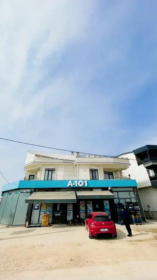 Ulucan'dan İnegöl Karalar Yoluna Cephe Kiralık Dubleks Daire