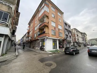 Akmanoğlu Emlak'tan Şerefiye Mahallesinde Satılık Dükkan