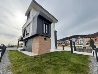 İzmir Seferihisar Doğanbey'de Kaliteli Lüks Deniz Manzaralı Satılık 4+1 Tripleks Villa