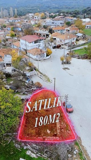 Bergama Kozak Aşağıcuma Mahallesinde 180 M2 Satılık İmarlı Arsa