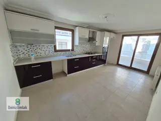 Denizden Akçay Sarıkızda Ön Cephe Ebeveynli Satılık 3+1 Daire.
