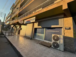 Karşıyaka'da Kurumsal Kiracılı Yüksek Kira Getirili Dükkan
