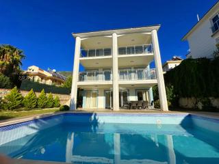 Ovacık'ta Ferah 4+1 Triplex Villa