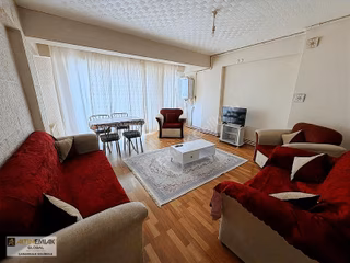 Altın Emlaktan Çarşı Merkezde Full Eşyalı 2+1 Kiralık Daire