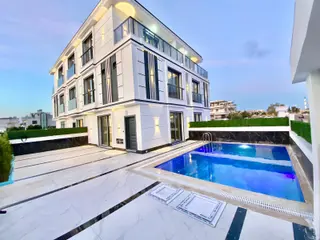Aydın Didim Çamlık'ta Merkezi Konumda Satılık 4+1 Havuzlu Sıfır Villa