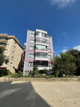 Cide Demirtaş Emlaktan Sahilde Satılık 2+1 Geniş Daire