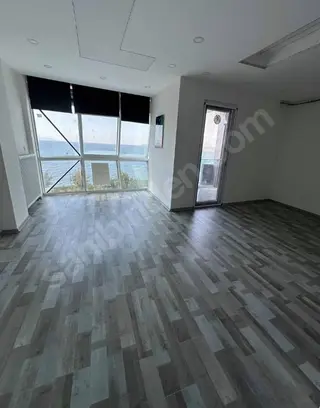 Delux'den Anayola Cepheli Deniz Manzaralı Dublex 4+1 Daire