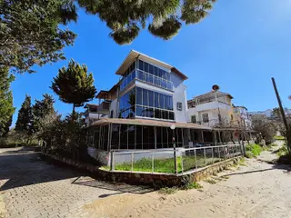 Kuşadası'nda Masrafsız Her Katı Ayrı Konforlu 3+1 Yazlık