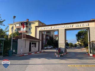 Remax Mavi'den Korucuk Baytur Sitesinde Satılık 3+1 Daire