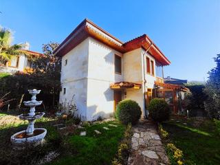 Şile'de 415m2 Arsa Paylı Doğal Taş Yapımı Otantik Satılık Villa