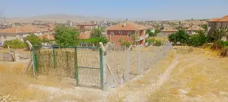 Mucurda Tel Örgülü 552 M2 Konut İmarlı Arsa