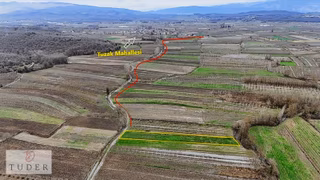 Hendek' Te Yola Cepheli, Düz Ve Verimli 2310 M2 Tarla Satılıktır