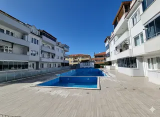 Karasu Denize Birinci Parsel Havuzlu Site Satılık 2+1