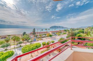 Alanya Oba'da Denize Sıfır Muhteşem Deniz Ve Kale Manzaralı Daire