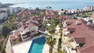Alanya Türkler’de Elıte Country Sitesinde Denize 200 M 1+1 Eşyalı Satılık Daire