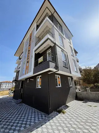 İnal Emlaktan Yeni Hastane Yakını Satılık 1+1 55 M2 Sıfır Daire