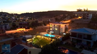 Güzelbahçe Çamlı Özel Yapım Satılık Lüks Villa