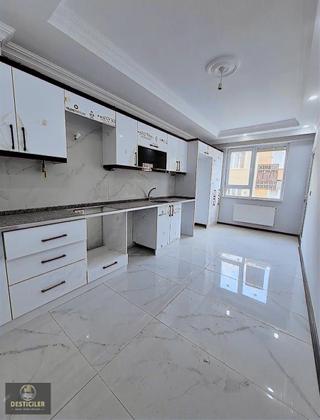 Hg-158 Ertaş Cd. Ve Kapalı Pazar Yakını 3+1 Arakat Sıfır Daire