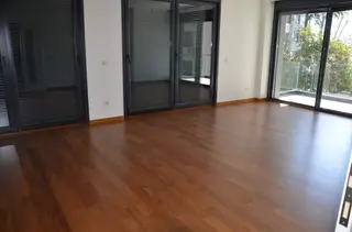 Caddebostan Büyük Kulüp Karşısında Balkonlu
