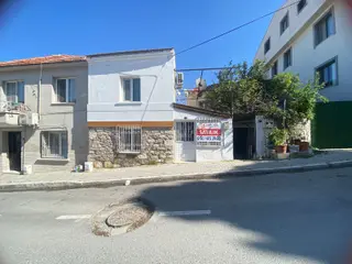 Urla Merkezde Sanat Sokağına Yürüme Mesafesinde Müstakil Ev Urla Merkezde Sanat Sokağına Yürüme Mesafesinde Müstakil Ev